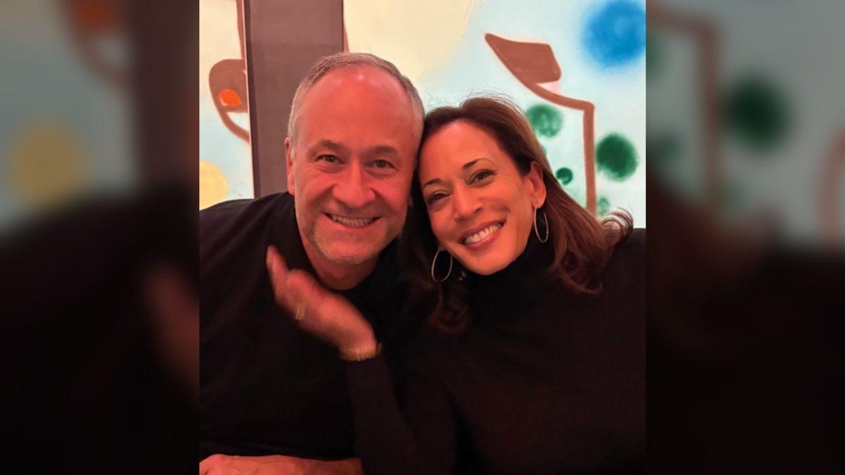 Photo of Kamala Harris and Doug Emhoff 