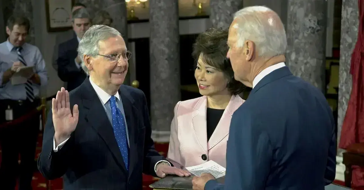 mitch mcconnell boo protestors retire