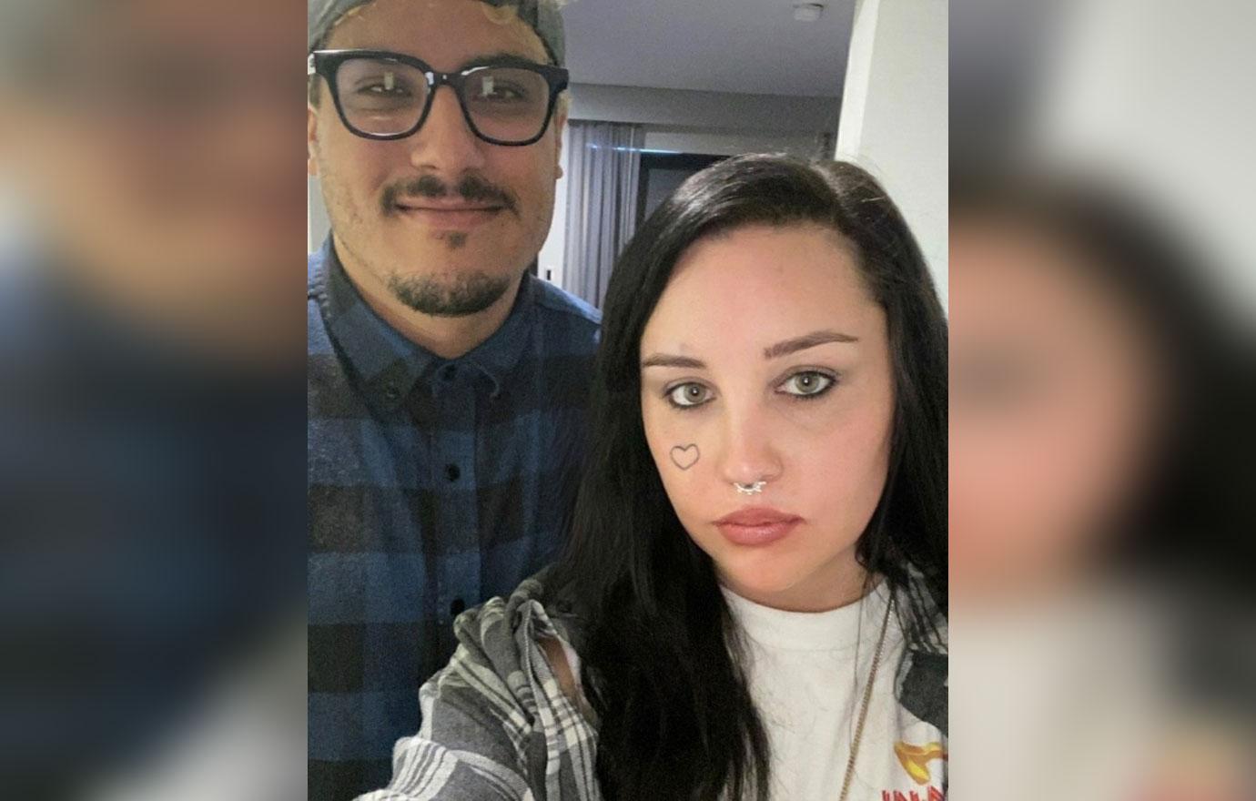 Amanda Bynes Unveils Photo Of Mystery Man Fiance