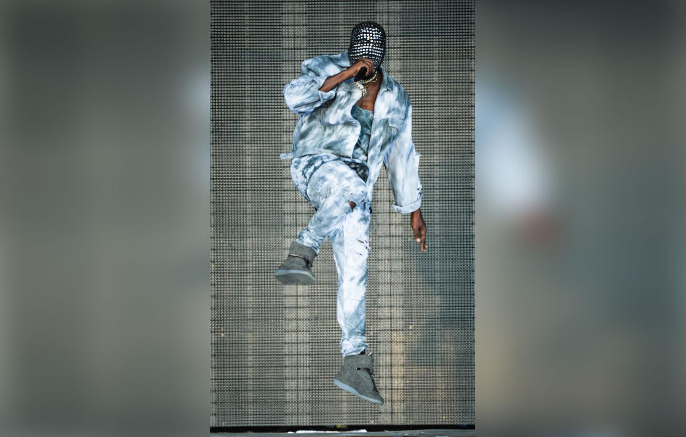 kanye west trip meet vladimir putin perform first show russia