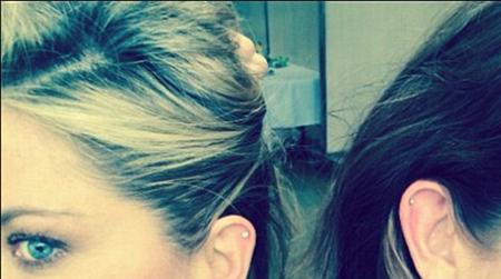 //jennifer aniston earring