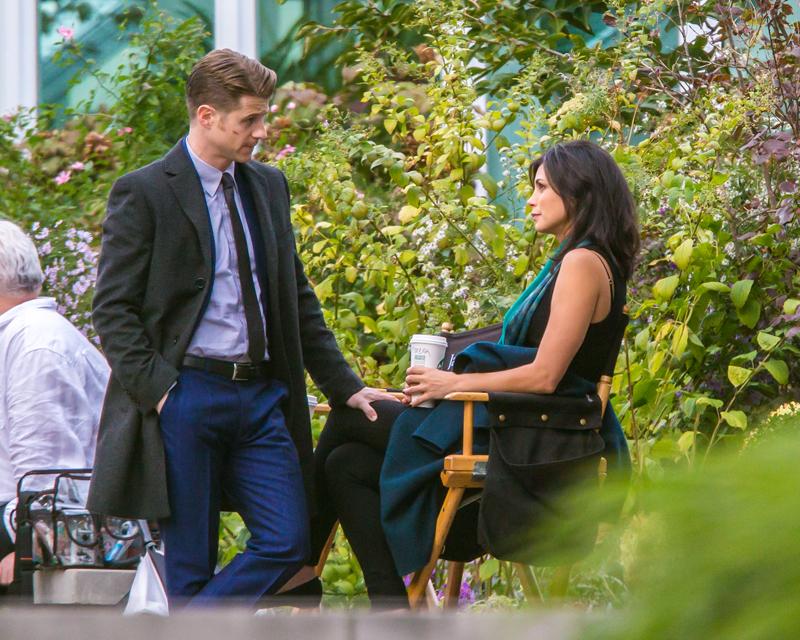 Benjamin McKenzie Morena Baccarin Photos