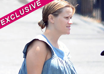 //reese witherspoon baby hospital fame