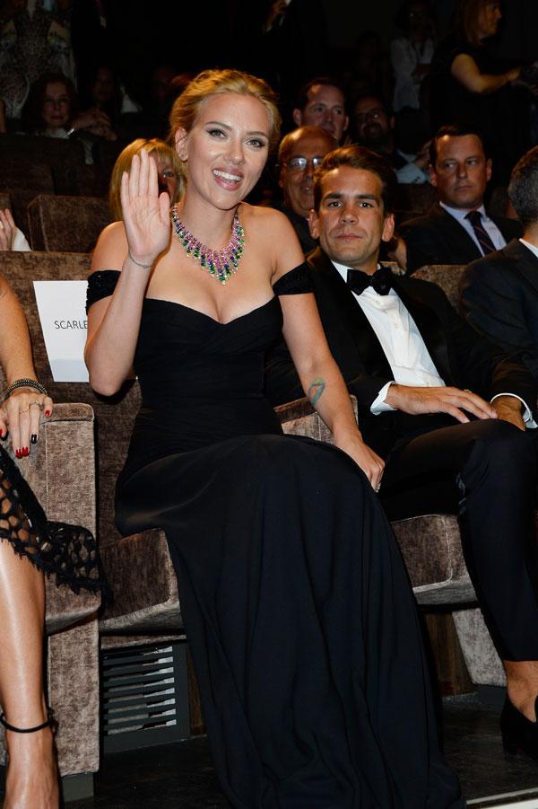 //Scarlett Johansson and romain dauriac