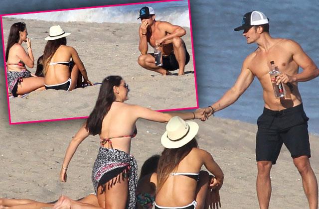 Katy Perry Orlando Bloom Split Shirtless Flirting Beach Babes Pics