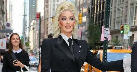 erika jayne trashed accused leaking false information press k diamond earrings fight tom girardi bankruptcy