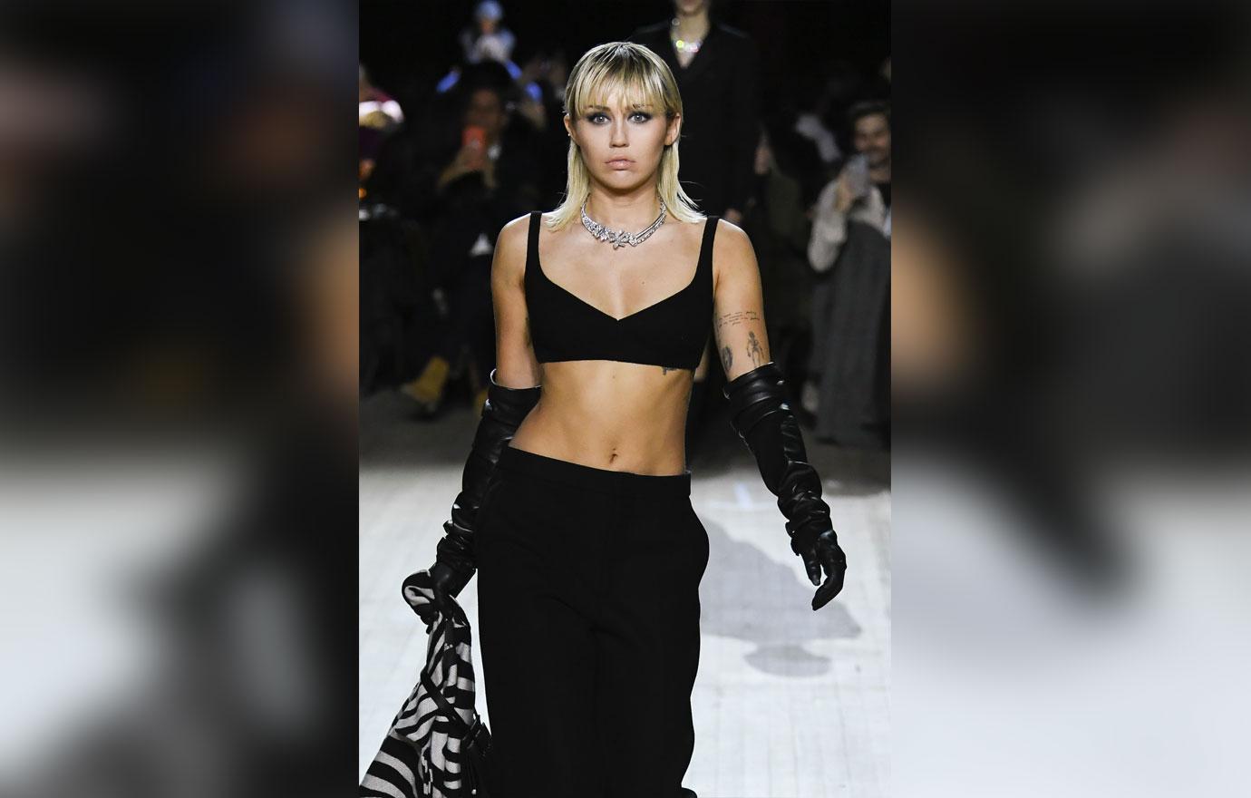 Model Has Embarrassing Nip Slip on the Runway