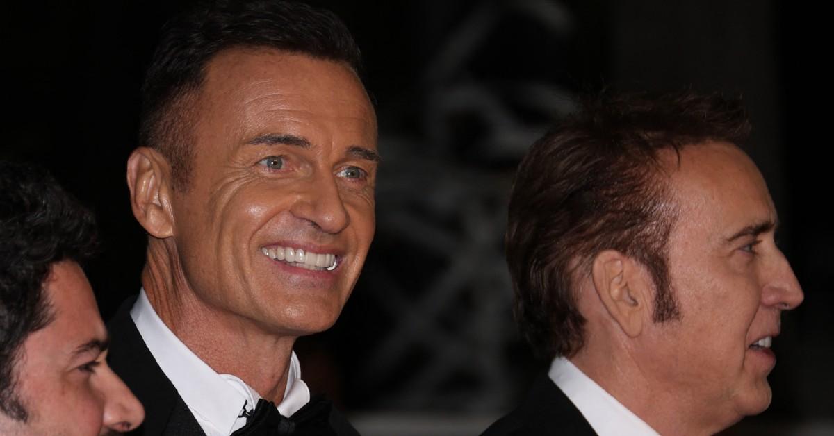 julian mcmahon spent his final cancer stricken days in scientologys mecca