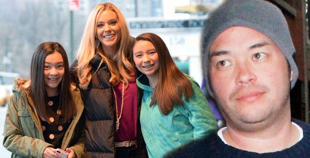 Kate Gosselin and her twin daughters jon gosselin