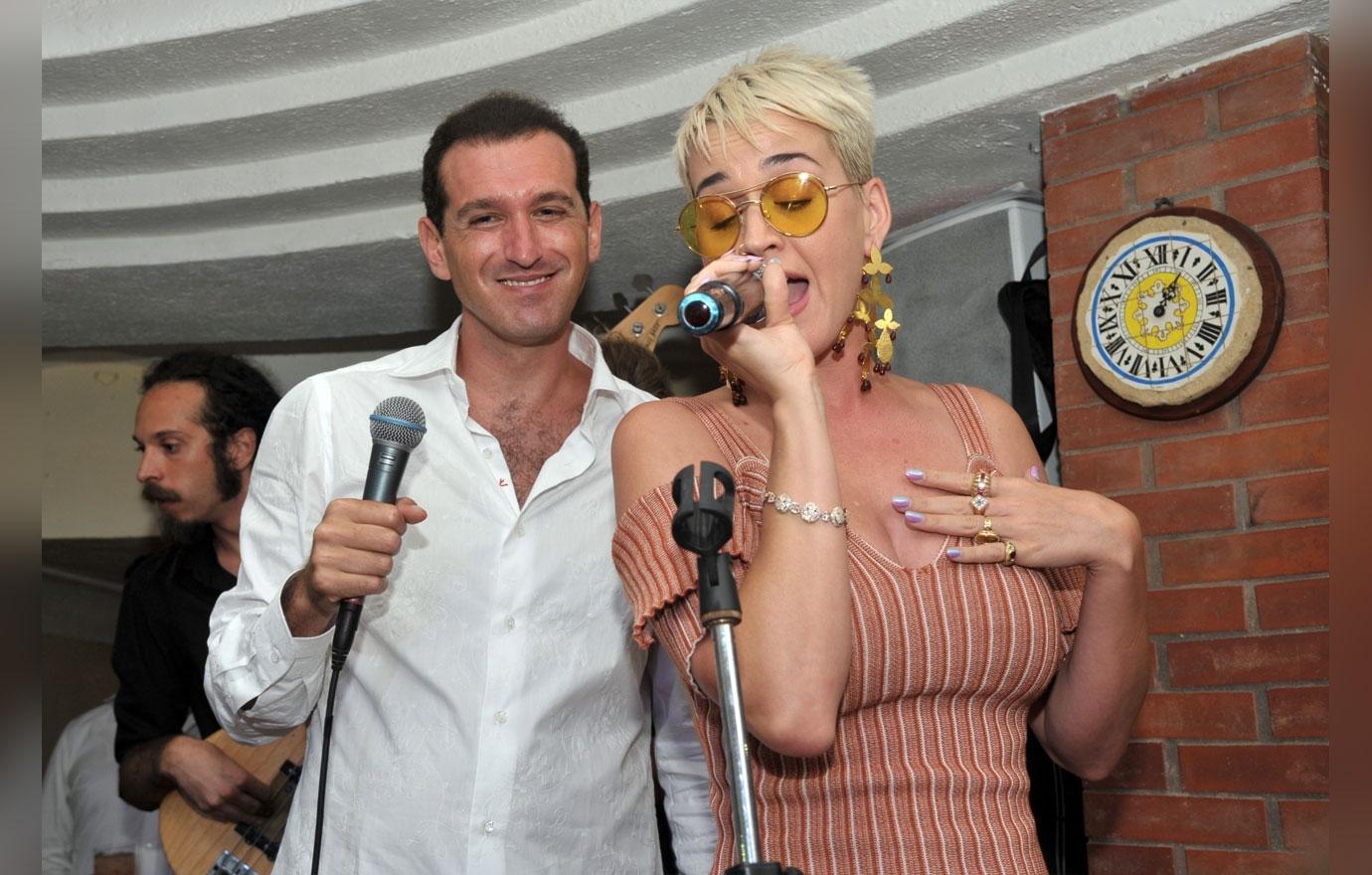 Katy Perry Flirts With Men On Italian Vacation