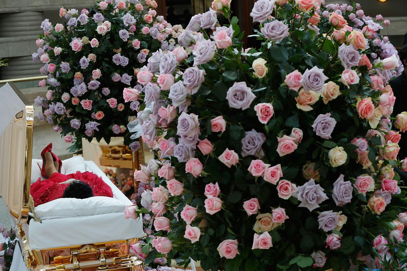 Aretha Franklin Body Coffin