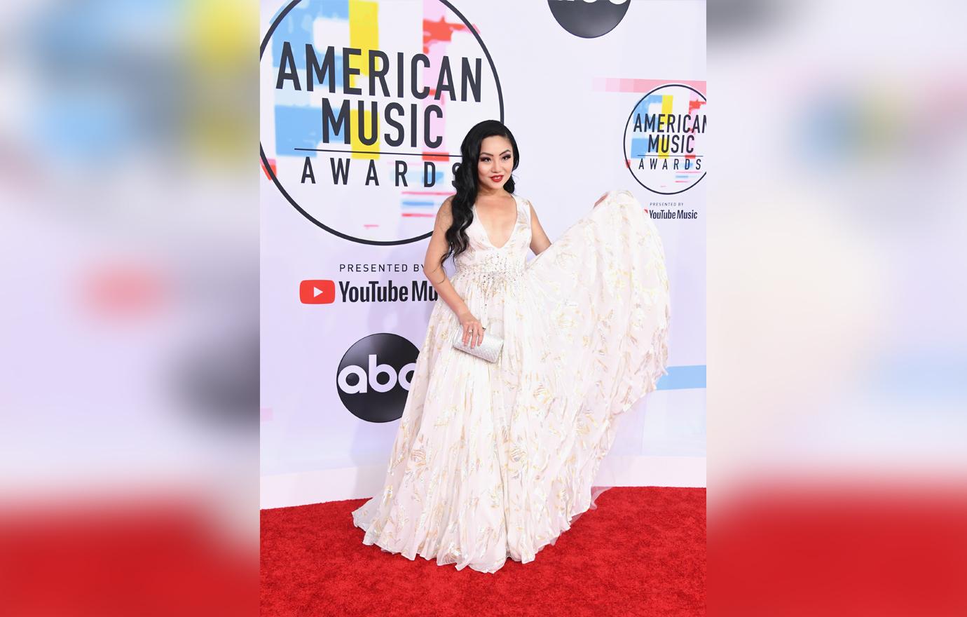 American Music Awards Red Carpet Celebrity Arrivals