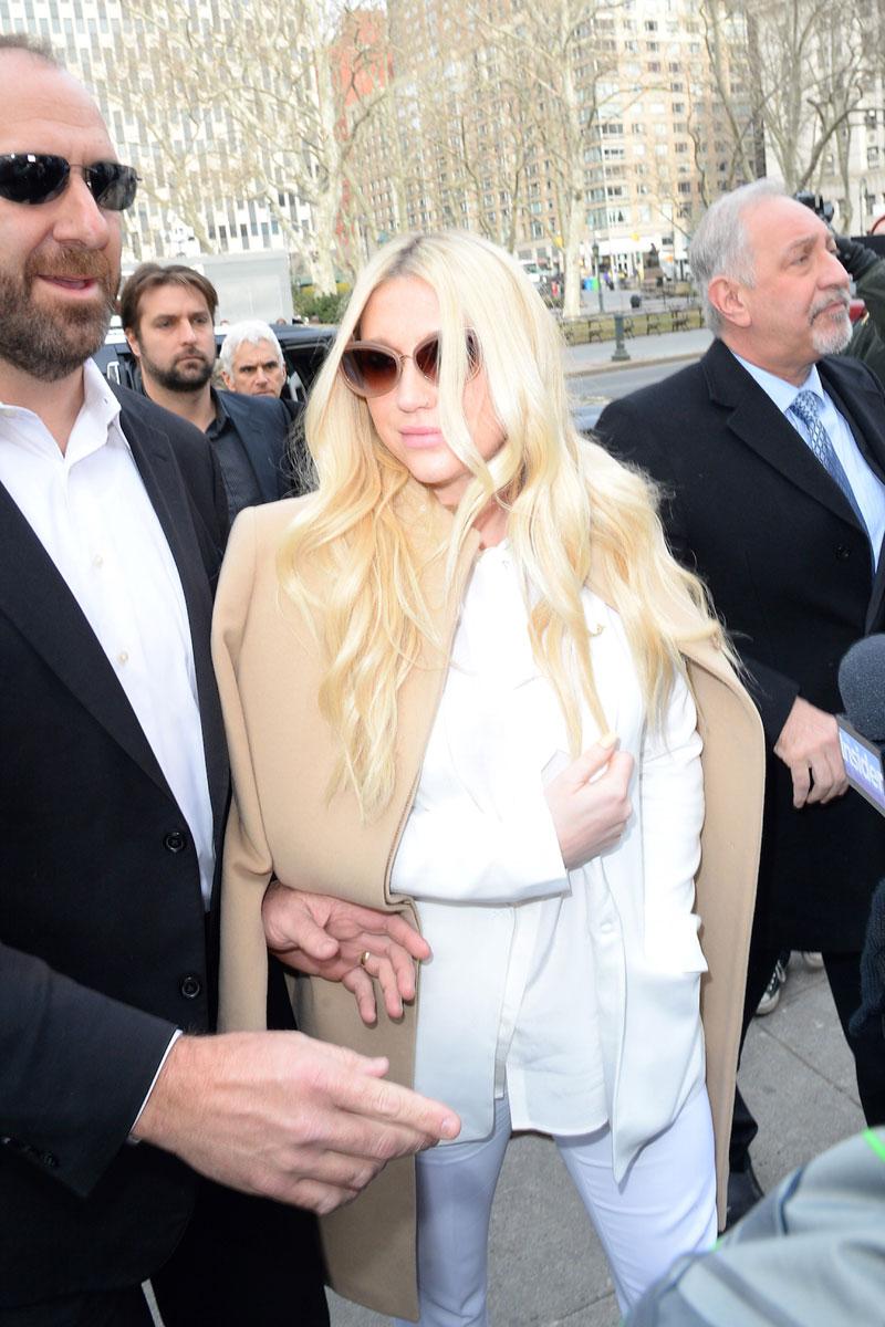 Kesha Rape Case Against Dr. Luke -- Judge Forces Singer To Work With Alleged Attacker