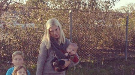 //tori spelling twitter