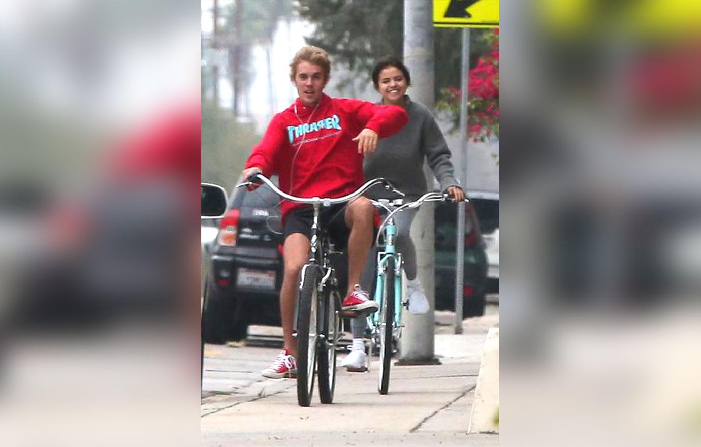 //justin bieber dating selena gomez riding bikes