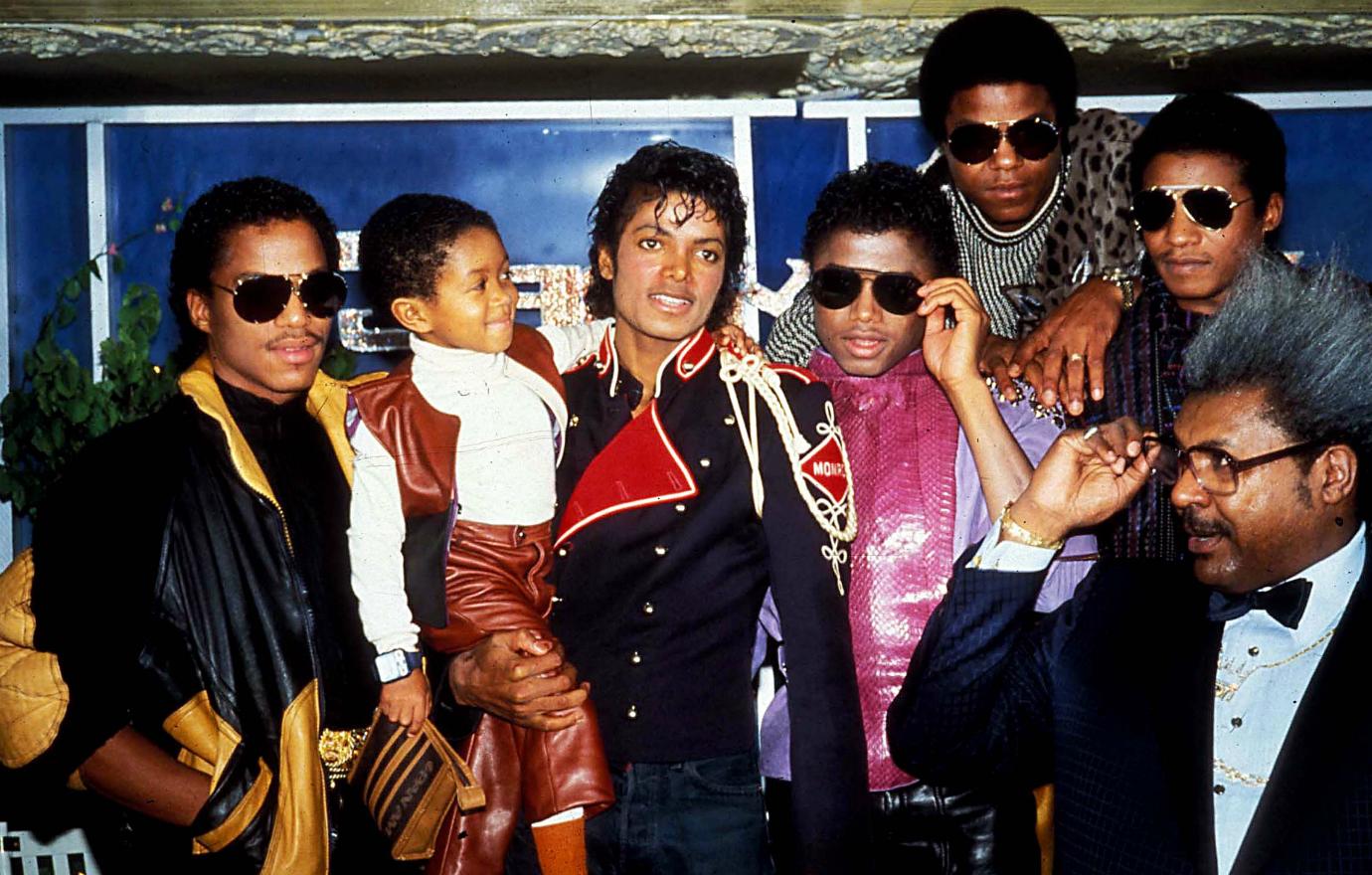 Celebs defending mj