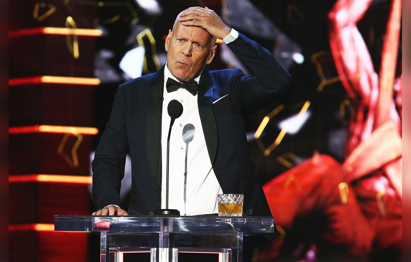 Demi Moore Disses Ex Husband Bruce Willis At Comedy Roast(01)