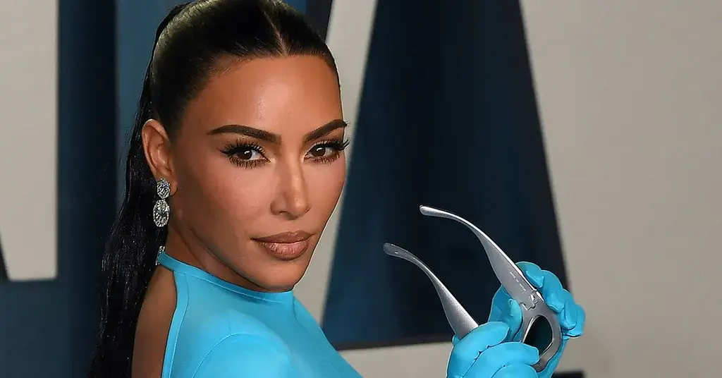 Kim Kardashian Robbery Suspect 'Died Suddenly' Weeks Before He Was Scheduled to Go on Trial
