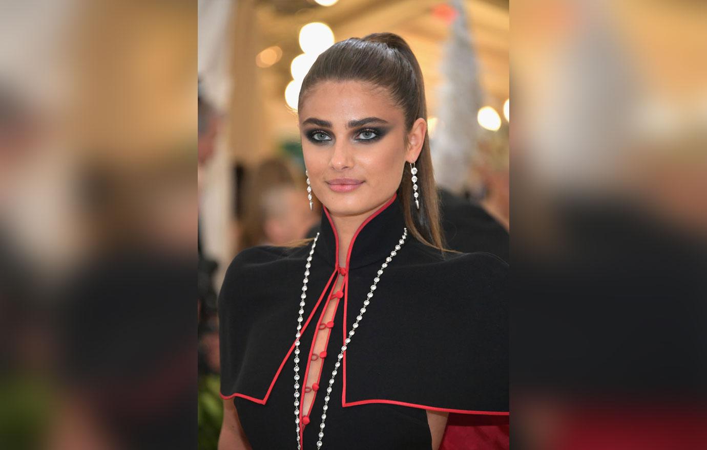 //Taylor Hill Met Gala