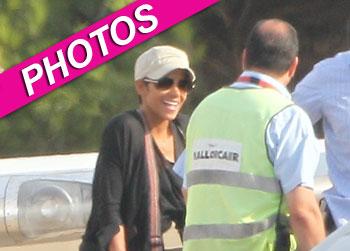 //halle berry plane spain inf