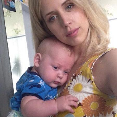 Peaches Geldof takes selfie with sick son Phaedra