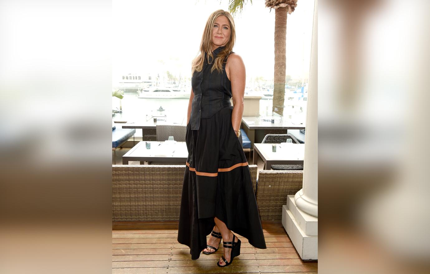 Jennifer Aniston attends the photocall of Netflix's "Murder Mystery" at Ritz Carlton Marina Del Rey on June 11, 2019 in Marina del Rey, California.