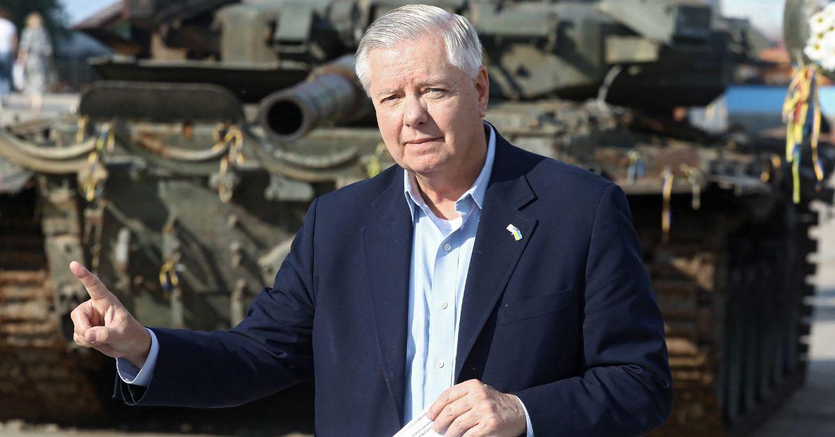 Sen. Lindsey Graham Responds After Putin Issues Warrant for His Arrest(02)