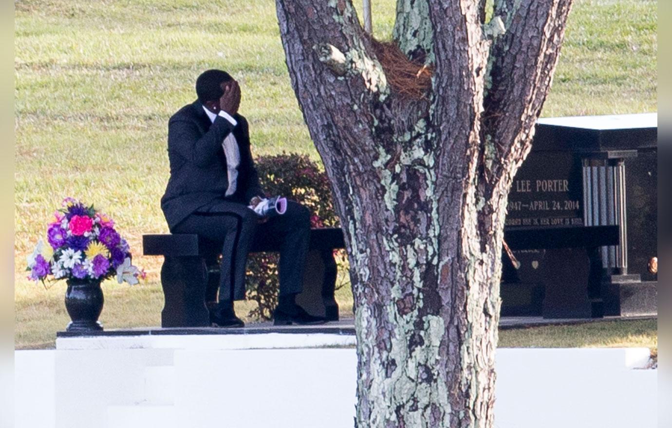 Diddy Delivers Eulogy Holds Hands With Mary J. Blige Kim Porter Funeral