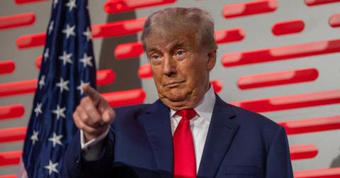 donald trump mocks sleepy crooked joe biden pause teleprompter blunder