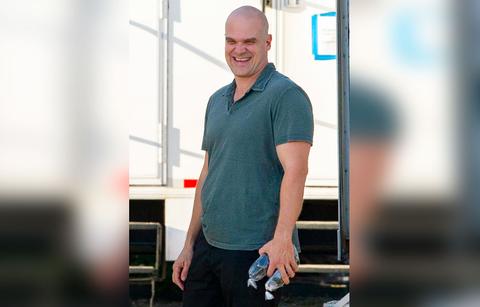 stranger things david harbour no wedding ring photos lily allen married divorce breakup r