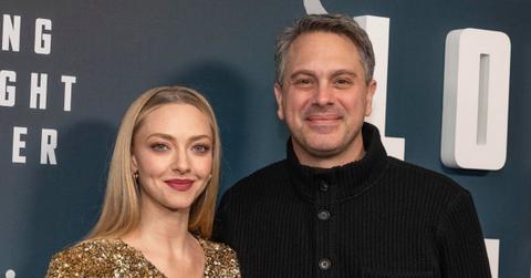 picture of Amanda Seyfried and Thomas Sadoski