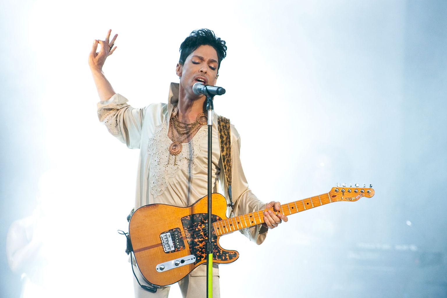 //prince aids struggle treatment funeral plans