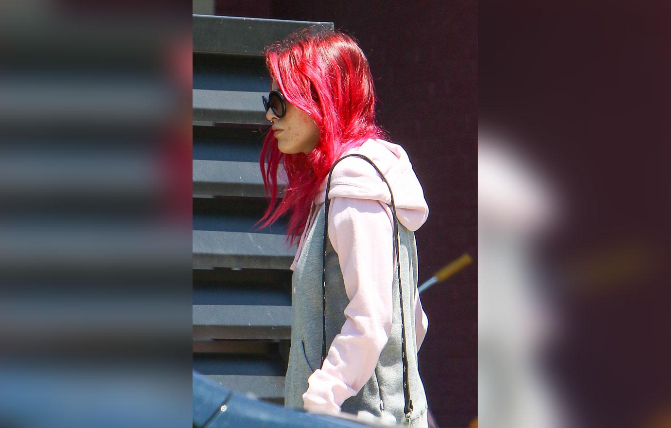 Bella Thorne Struggles With Acne After Scott Disick Romance Neutrogena Spokeswoman