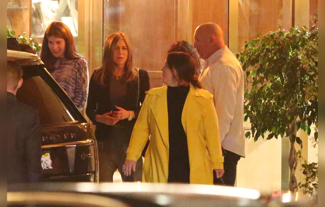 Jennifer Aniston Has Friend Dinner Amid Memoir Reveal