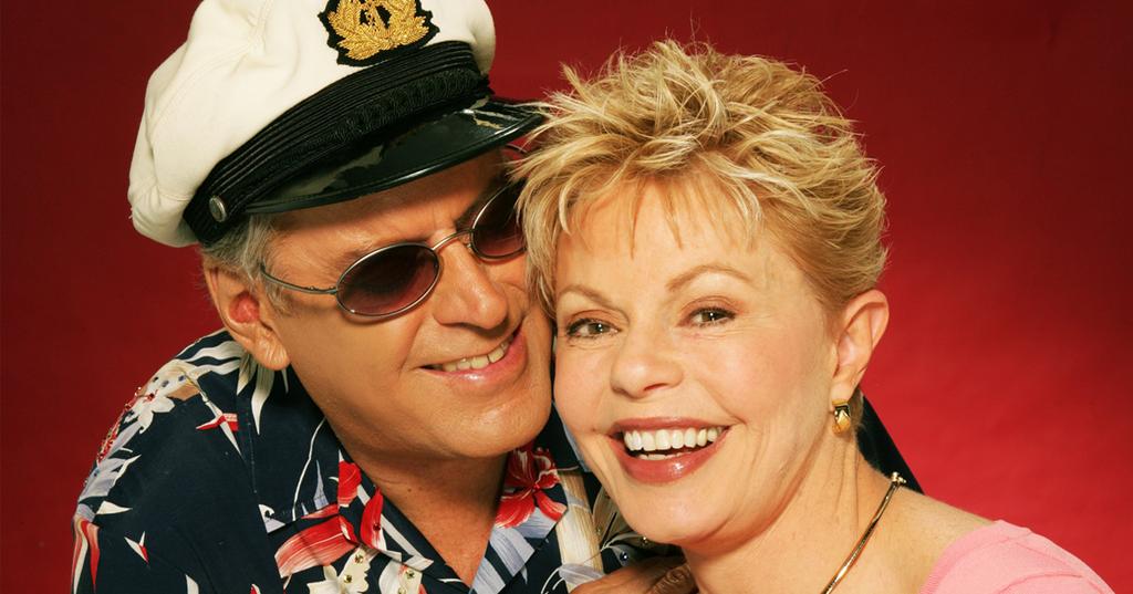 Toni Tennille Sat By Captain Daryl Dragon’s Side As He Died From Renal.