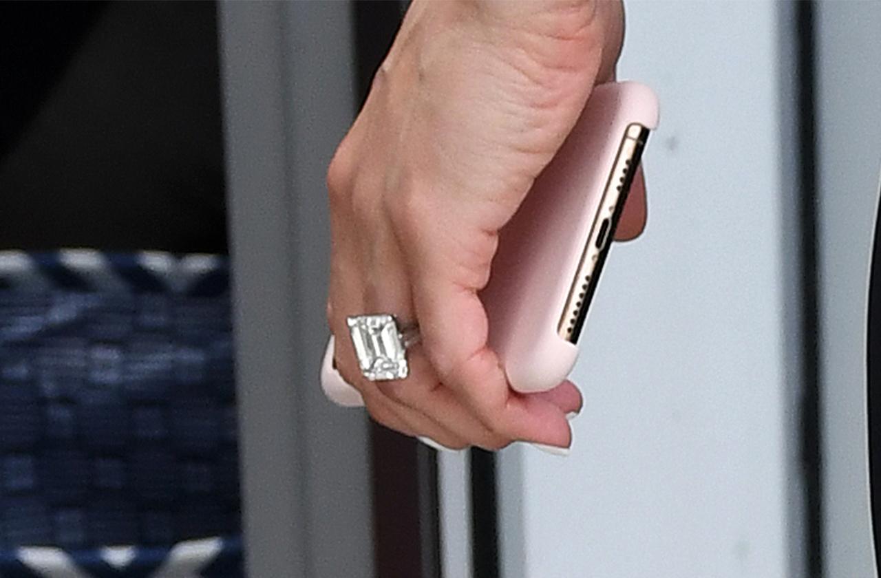 Jennifer Lopez Dons Engagement Ring