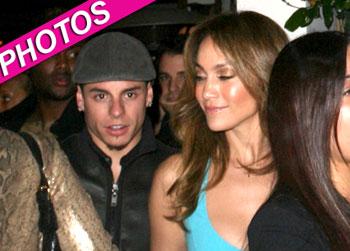 //jennifer lopez casper smart birthday dinner post