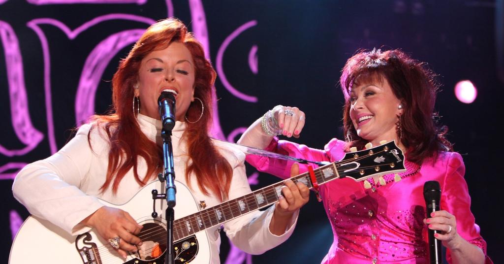 Wynonna Judd Plans To Extend Tribute Tour In Honor Of Late Mom Naomi