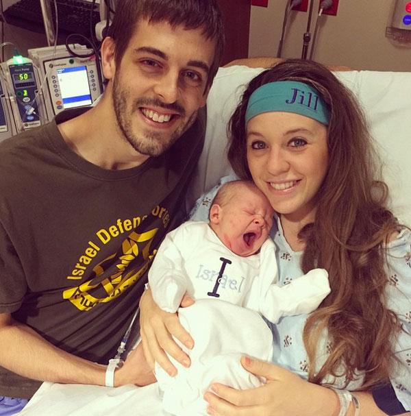 //jessa duggar pregnant hidden signs