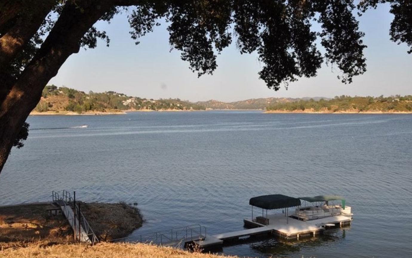 Jeopardy Host Alex Trebek Sells Lake House