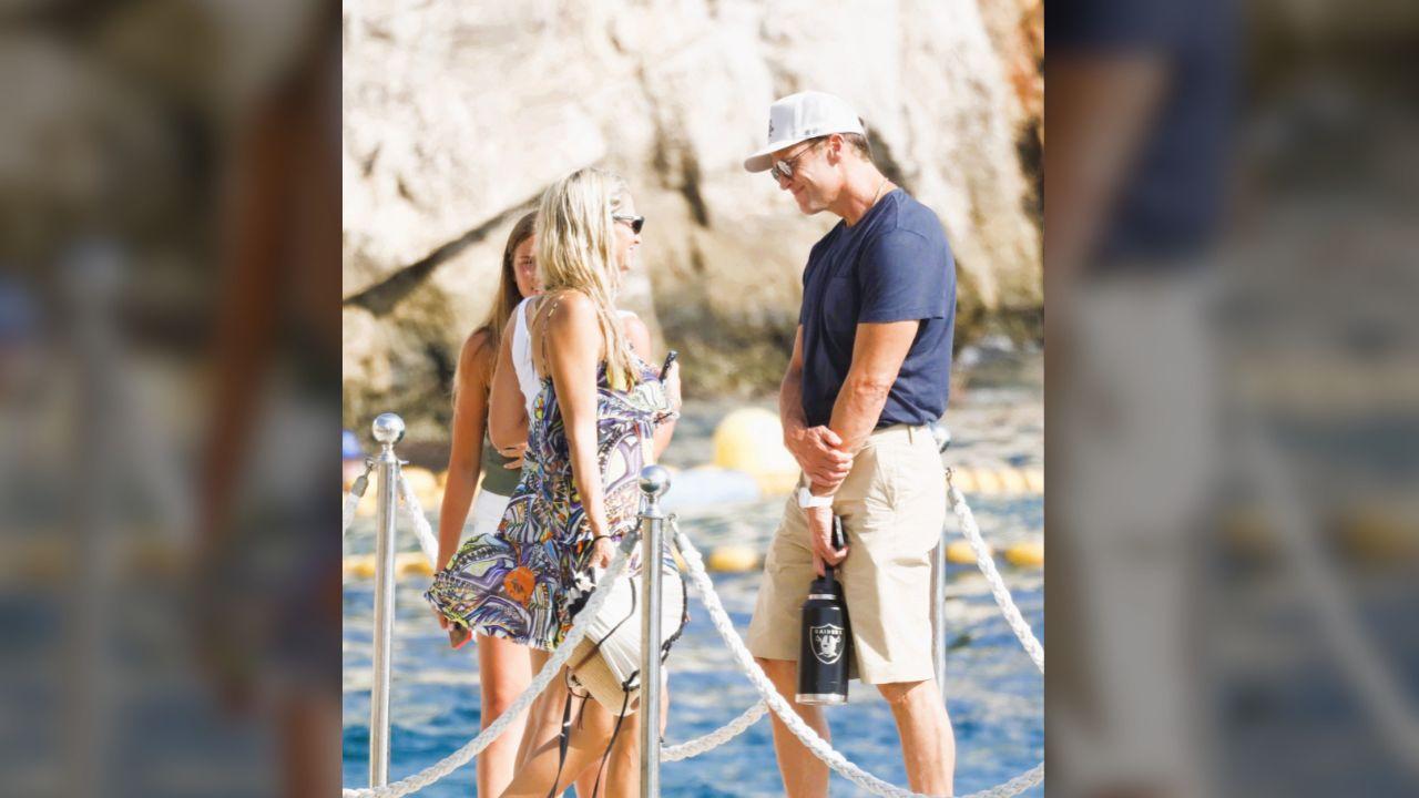 Photo of Tom Brady and mystery woman