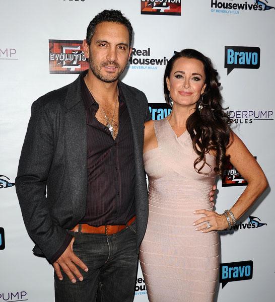 Mauricio Umansky Kyle Richards 25 Scandals The Real Housewives Of Beverly Hills