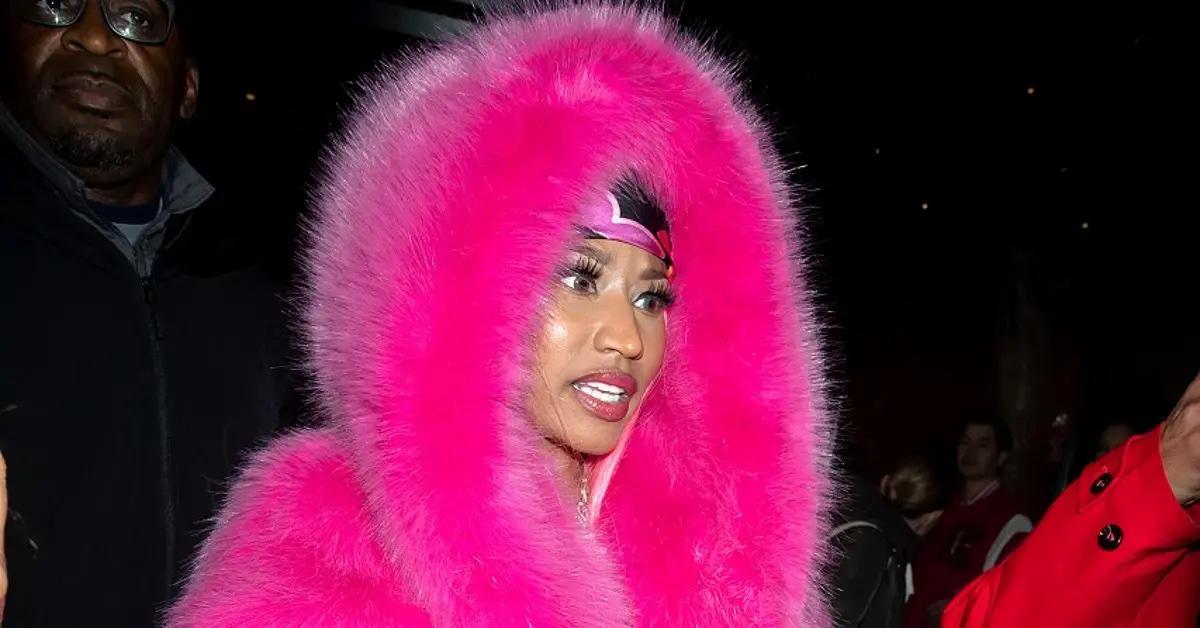 watch nicki minaj throws object back at fan video