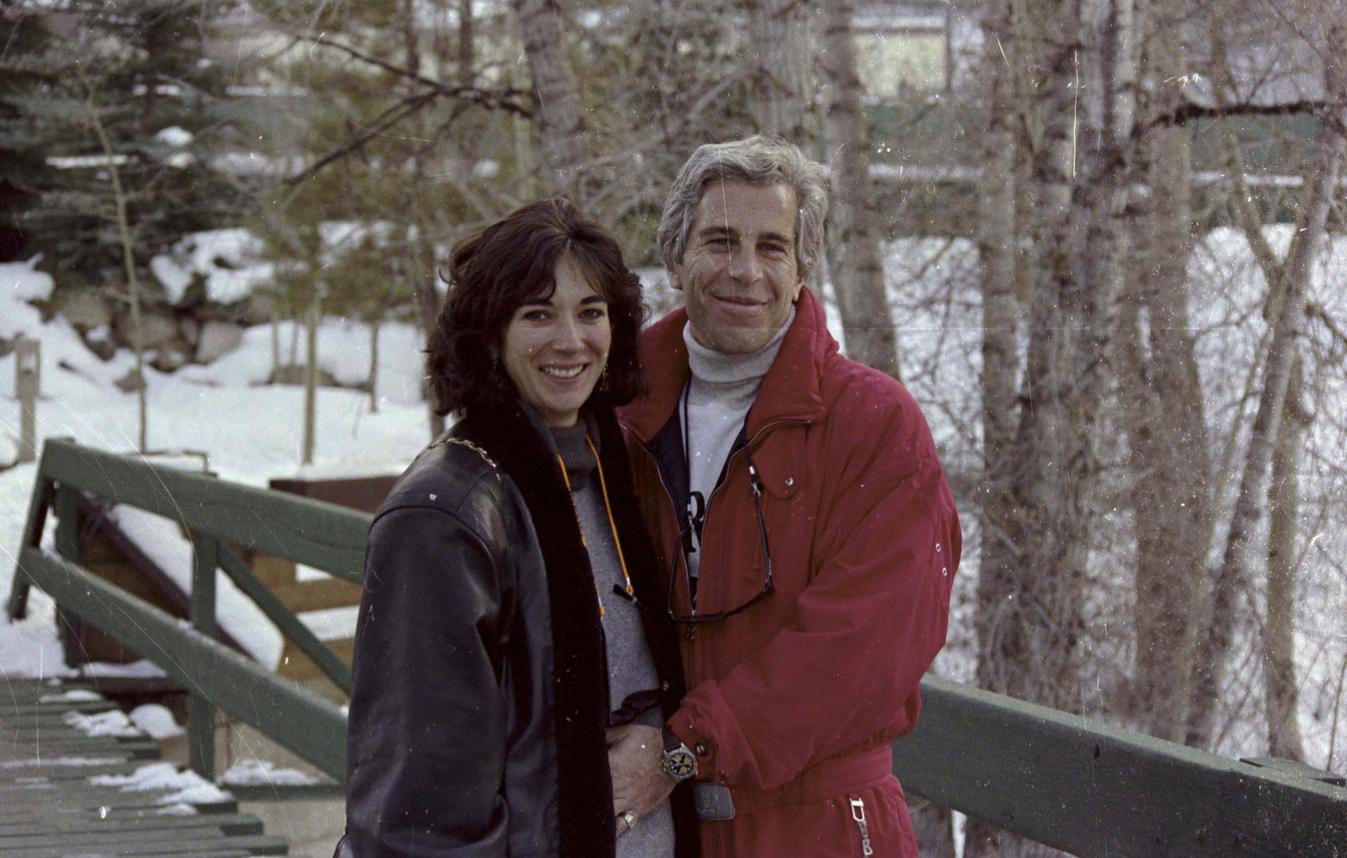 ghislaine maxwell jurors shown photos abandoned sex dens jeffrey epstein