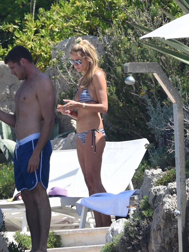 //heidi klum topless bikini france