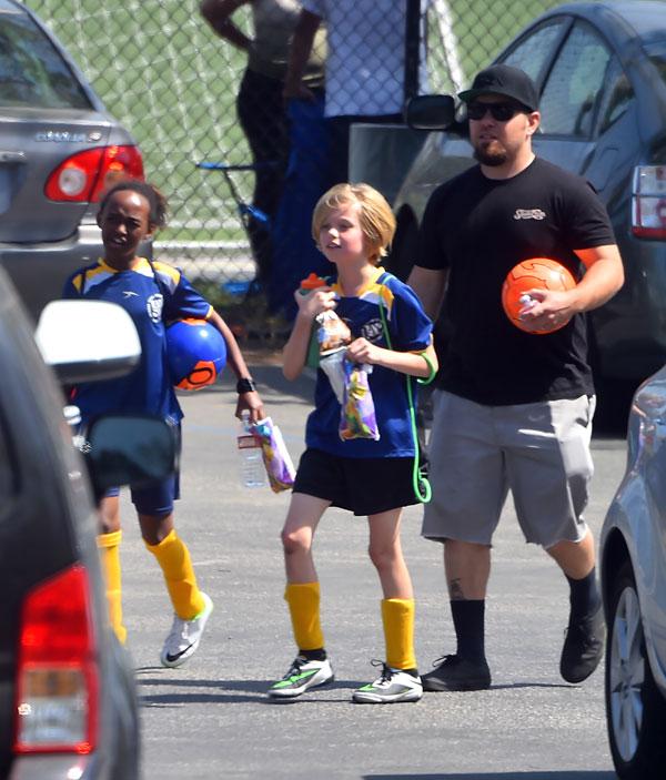 Zahara & Shiloh Jolie-Pitt Playing Soccer