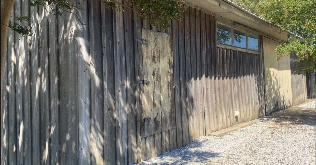 Photo of Milam Seed barn
