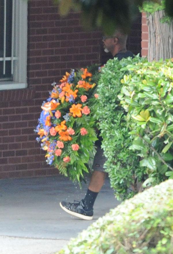 //bobbi kristina funeral wake murray brothers home