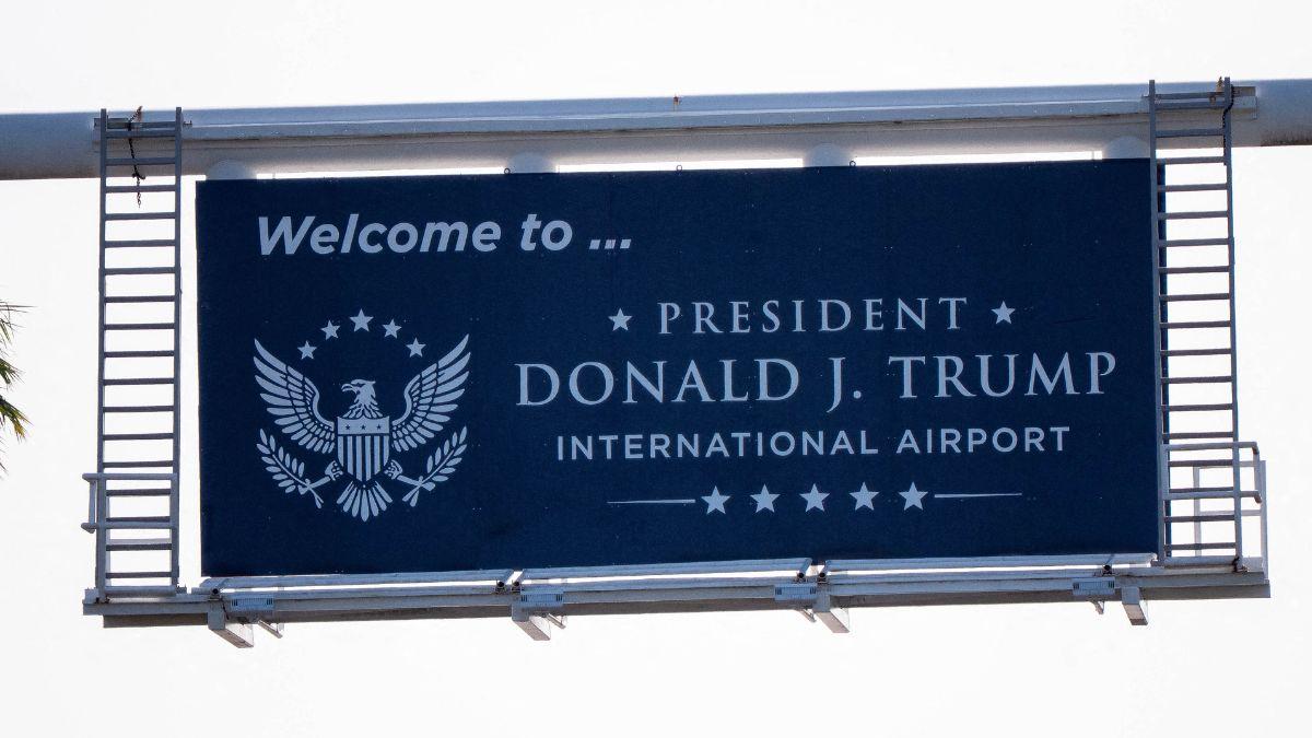 picture of Donald Trump airport sign