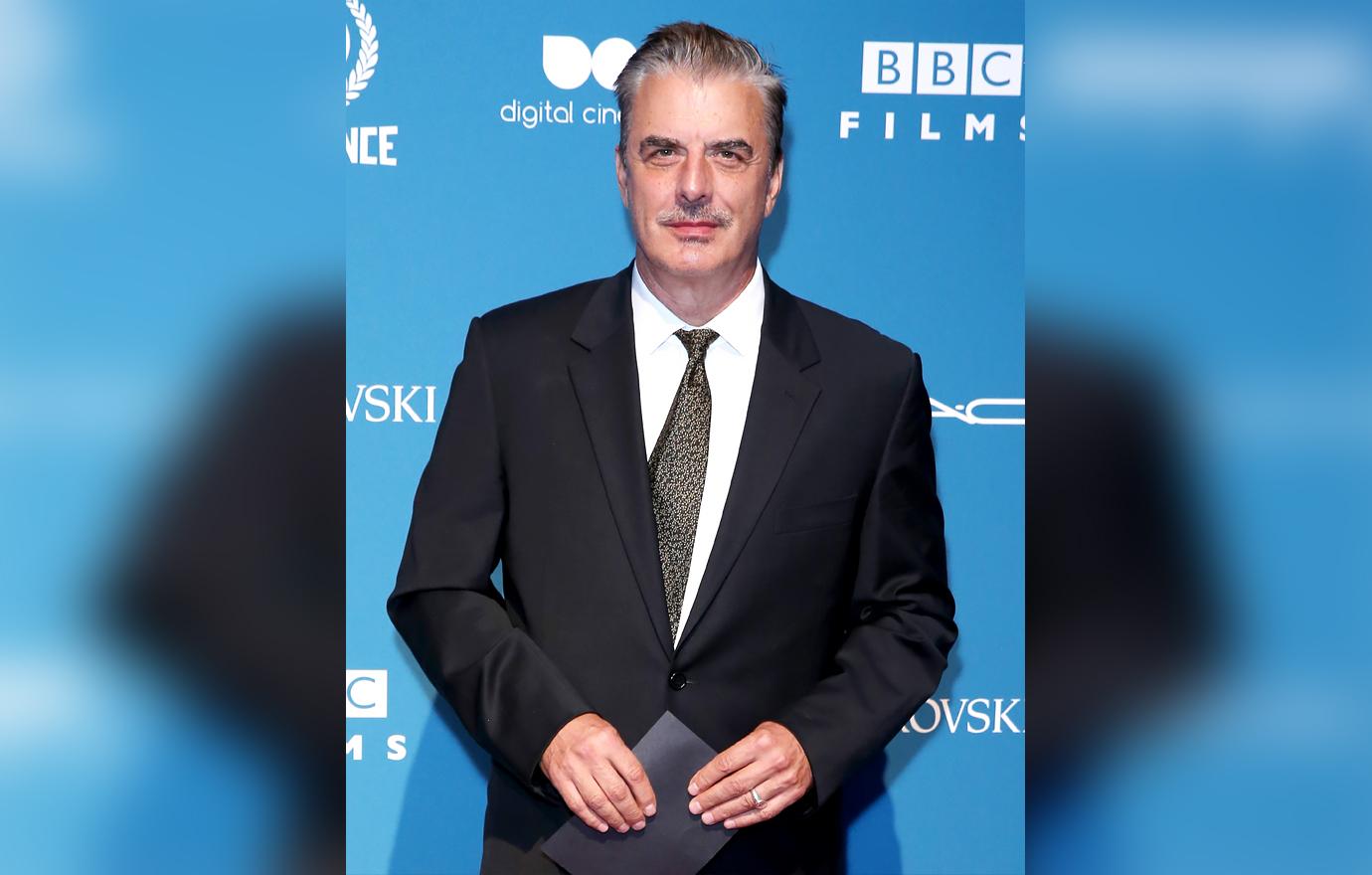 chris noth christmas alone family nowhere seen following sexual assault allegations r